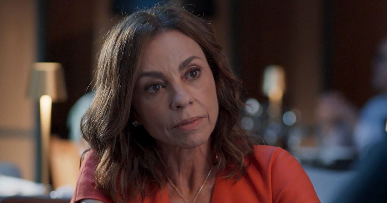 A volta de Carla Marins às novelas da TV Globo é daquelas que não passam despercebidas e, em Três Graças, isso fica ainda mais evidente Foto Reprodução Globo