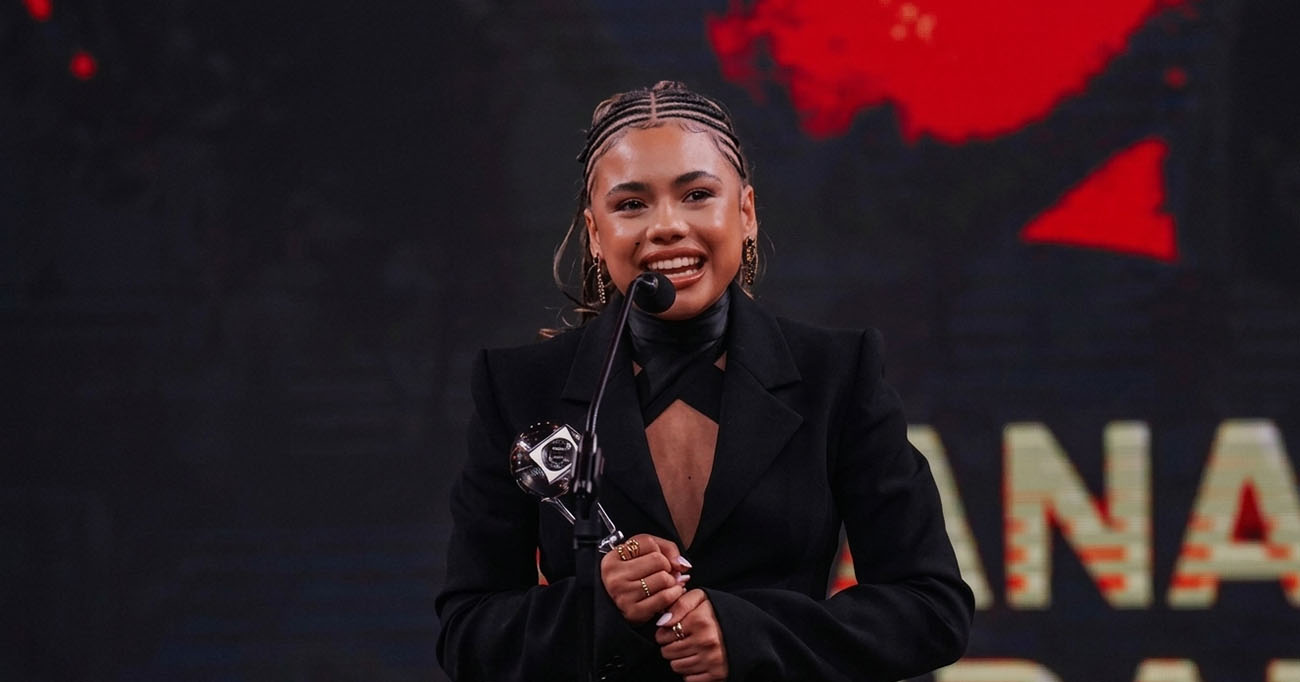 Alana Cabral vence como Revelação do Ano e consolida Joélly como um dos grandes trabalhos de 2025. Foto: wcnoclick