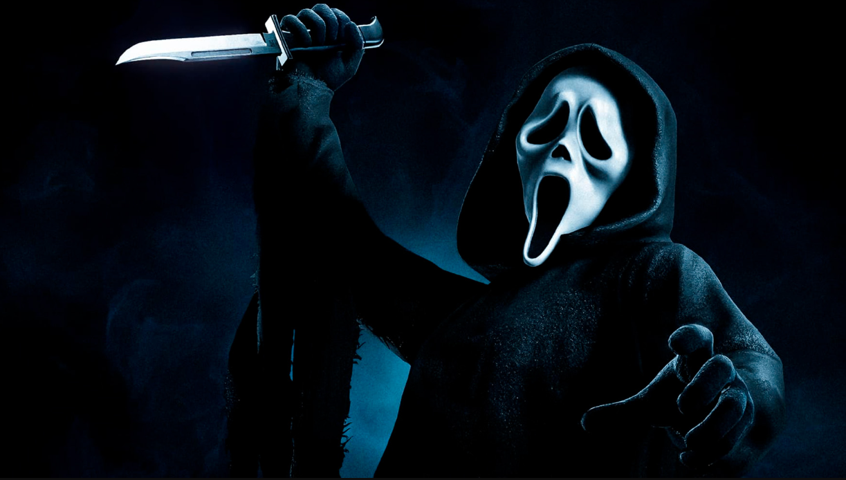 Três décadas depois do primeiro grito - Pânico 7 mostra que a franquia ainda tem fôlego, e muito sangue para derramar. O retorno de Sidney Prescott coloca a saga novamente nos trilhos, com tensão, homenagem e protagonismo feminino forte.Foto (Reprodução/Internet)