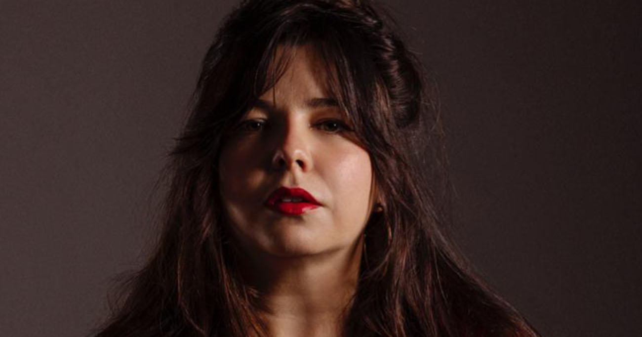 Fora de cena, Catharina Caiado carrega a mesma intensidade que imprime em seus personagens. Atriz, criadora e agora também autora de novos caminhos, ela transforma sua estreia em novela em um ponto de virada na carreira. Foto: (Divulgação/Arquivo Pessoal - Catharina Caiado)