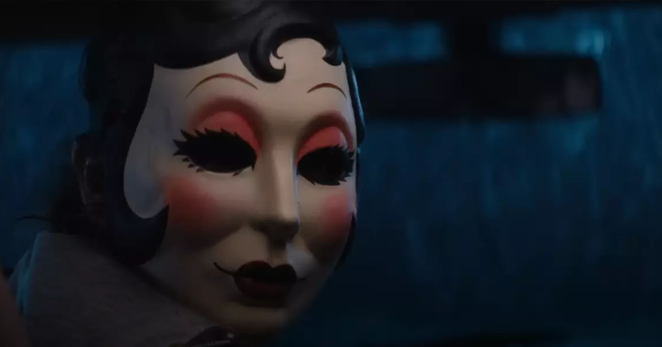 Os Estranhos - O capítulo 2 mantém o suspense, a tensão e o terror psicológico que consagraram a franquia. Você teria coragem de assistir sozinho?Foto: Reprodução/Internet.