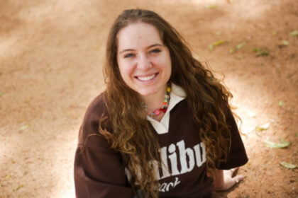 A trajetória de Marina Solé Pagot atravessa fantasia, poesia, memória e experimentação, cinco livros que revelam uma autora em constante transformação. Foto: @isabelle.rieger