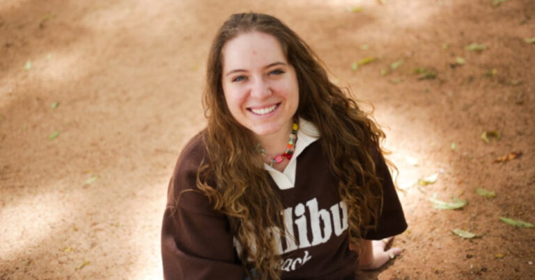 A trajetória de Marina Solé Pagot atravessa fantasia, poesia, memória e experimentação, cinco livros que revelam uma autora em constante transformação. Foto: @isabelle.rieger