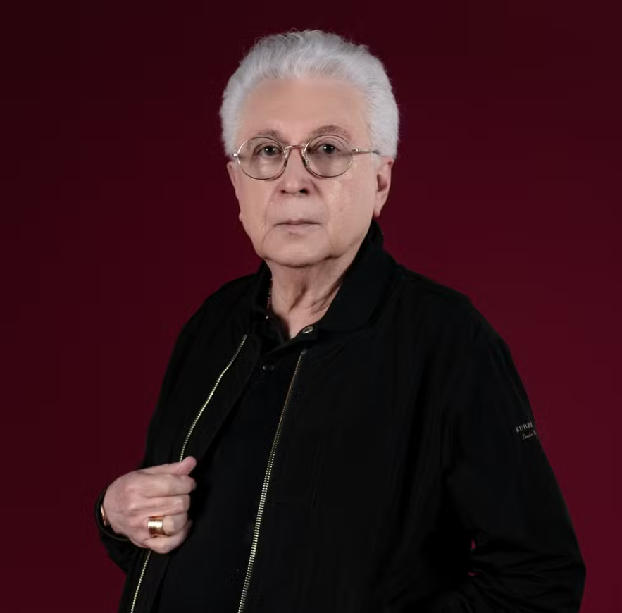 Poucos autores conseguem manter relevância por tanto tempo sem perder identidade. Aguinaldo nunca abriu mão do que sabe fazer melhor: emocionar. E é justamente por isso que continua necessário. Foto: Globo.