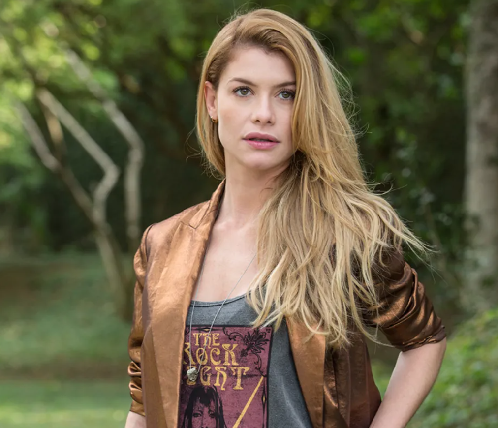 Em Diana, Alinne Moraes mergulha na instabilidade emocional e traduz a rejeição em atitude. Uma vilã que não nasce do poder, mas da perda de controle e a atriz sustenta cada ruptura com coerência. (foto: divulgação/Gshow)