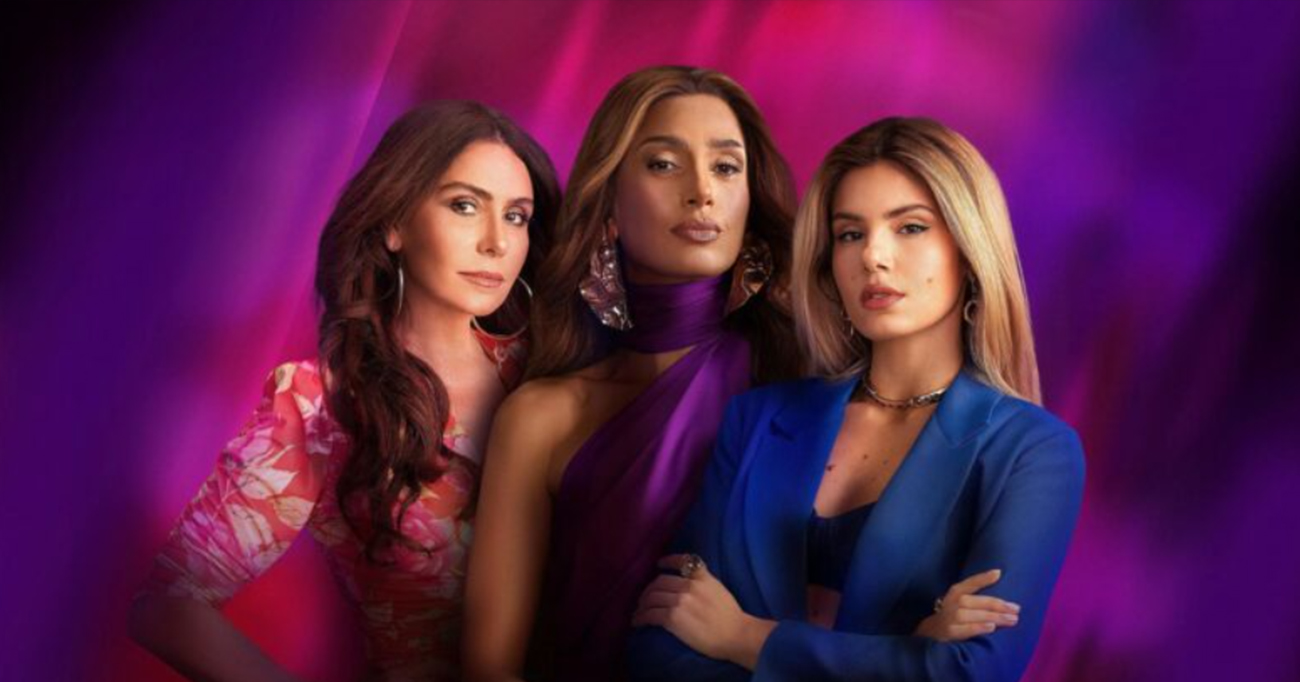 Entre vingança e desejo de justiça, as protagonistas de Beleza Fatal sustentam o eixo emocional da trama com precisão e conflito bem dosado. A relação entre elas não se apoia apenas no embate clássico de novela, ela cresce em camadas, com olhares que dizem mais que diálogos e decisões que carregam consequência. É nesse jogo tenso e bem construído que a novela encontra força e transforma suas personagens em motor narrativo do sucesso que culminou na vitória no Troféu Imprensa. Foto: Divulgação/HBOMax
