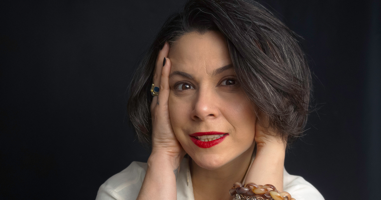 Gaía Passarelli transforma memória em narrativa e mostra como a música atravessa e organiza a vida em Deslumbre. Foto: Divulgação/Hernandes