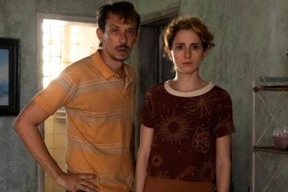 Entre conflitos familiares, traumas e desejos de fuga, Geraldo e Patrícia expõem as feridas mais profundas em Os Outros. No episódio 5, a relação entre os dois ganha novas camadas, revelando o peso de um passado sufocante e decisões que os colocam em lados cada vez mais opostos. Foto: Globo/Manoella Mello