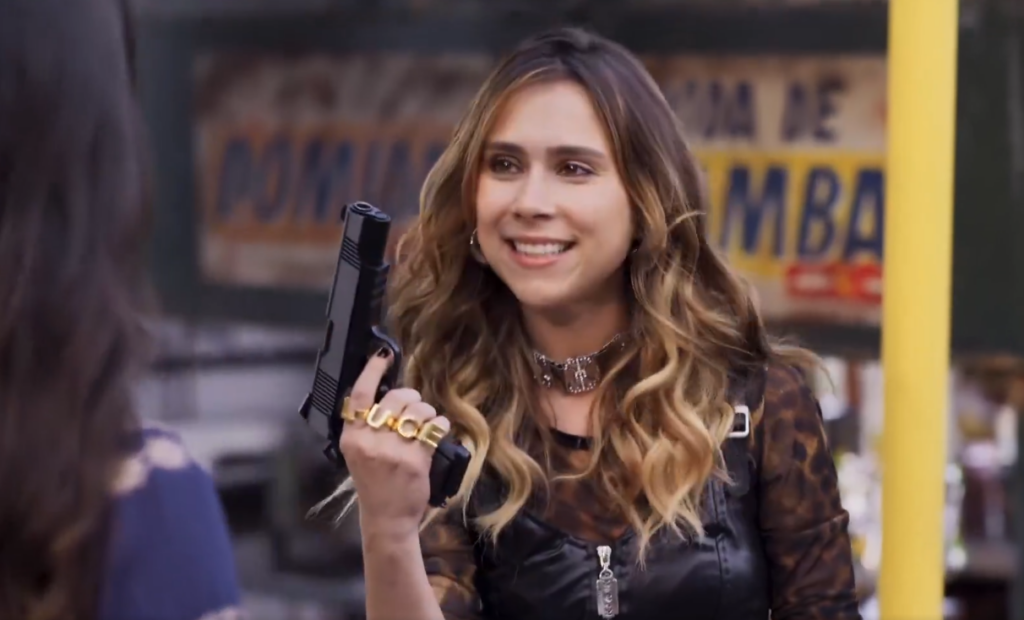 Lucélia cresce a cada capítulo e cresce para o caos.
Daphne Bozaski conduz essa escalada com precisão, transformando o que parecia apenas ambição em obsessão.
Ela invade, provoca, rompe limites… e domina a cena como quem sabe exatamente o estrago que pode causar. 
Foto: Reprodução/Globo.