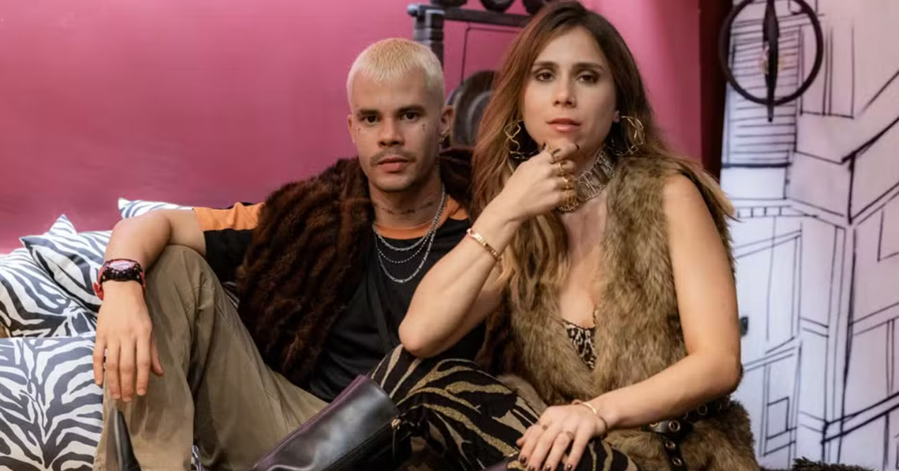 Uma aliança movida por ambição e perigo. Ao lado de Vandilson, Lucélia assume o comando da Chacrinha e inicia uma nova era de tensão e poder na trama das nove. Foto: Beatriz Damy/Globo