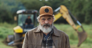 Bruno Garcia cresce em cena e transforma Manoel em um dos personagens mais perigosos da temporada de Os Outros. No episódio 6, o vilão ganha novas camadas e conduz a trama para um território ainda mais sombrio e imprevisível. Foto: reprodução/Globoplay