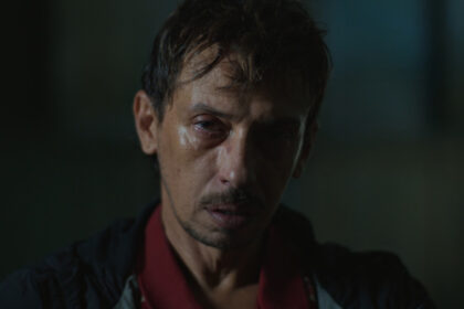 Tomado pelo ódio e pela sede de vingança, Geraldo ultrapassa todos os limites no episódio 8 de Os Outros. Em uma decisão impulsiva e devastadora, o personagem muda o rumo da trama e coloca todos em perigo. Foto: reprodução/Globoplay