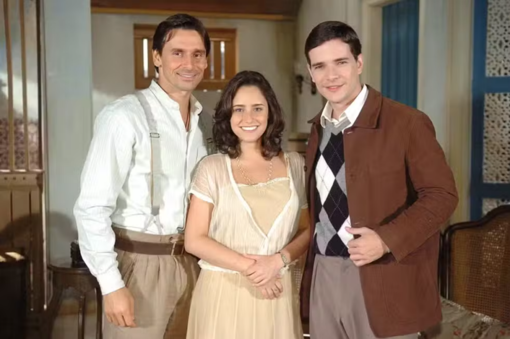Miguel (Murilo Rosa), Laura (Fernanda Vasconcellos) e Henrique (Daniel de Oliveira) — Foto: Globo