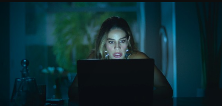Ángela domina a reta final de Perfil Falso e transforma a terceira temporada numa espiral de obsessão, manipulação e destruição emocional.
Crédito: Divulgação/Netflix