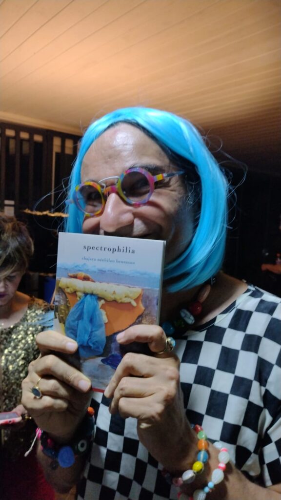 Shajara Néehilan Bensusan lança spectrophilia, obra que mistura literatura, filosofia, memória e assombração para investigar as fronteiras entre vivos e mortos. Foto: Divulgação.
