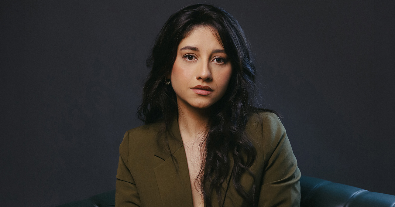 Isabela Dias interpreta Marlene Venerando em “Brasil 70 - A Saga do Tri”, nova produção da Netflix que resgata os bastidores emocionais da conquista brasileira na Copa de 1970. Crédito: Felipe Quintini e Julia Kahane