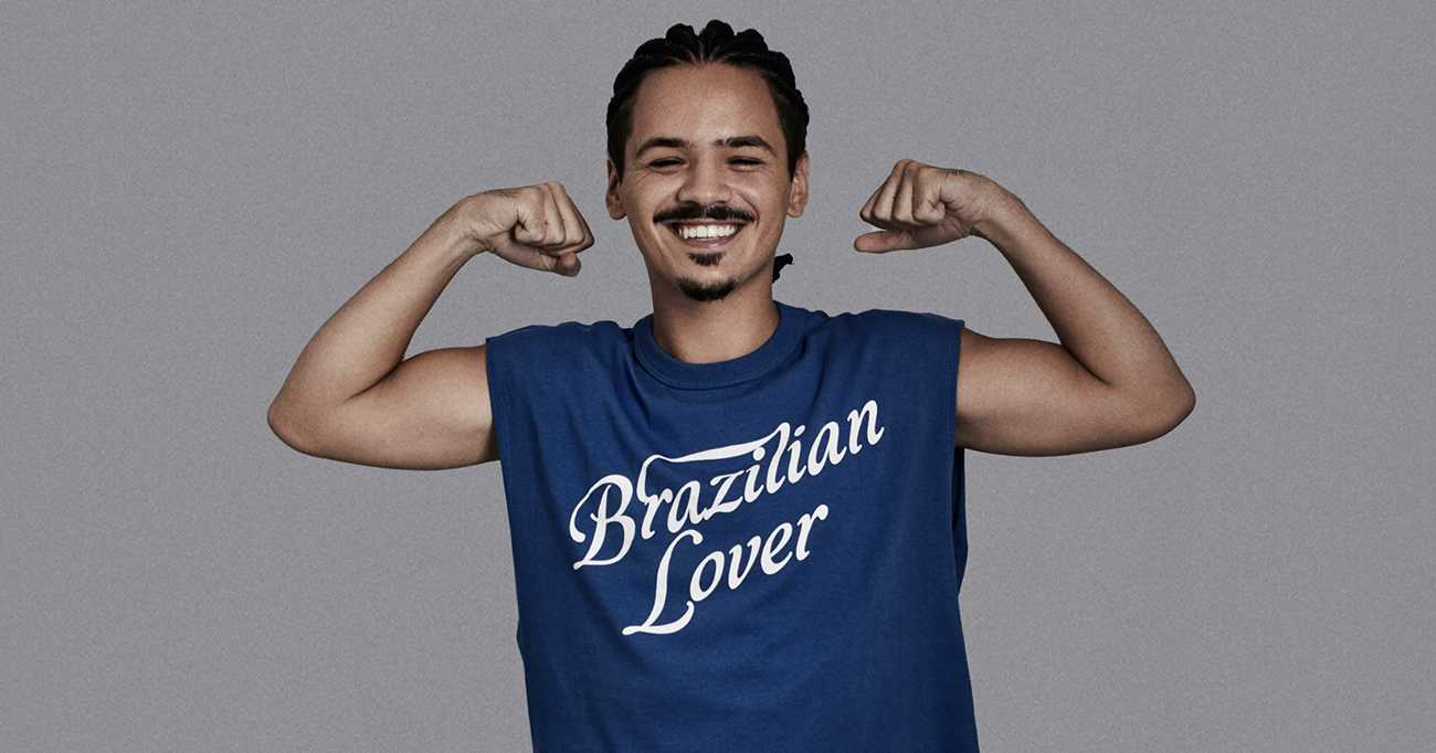 Lucas Righi em cena como Alemão, personagem que se constrói nas contradições e encontra força justamente onde o roteiro exige risco. Fotos: @balbino.x - Balbino e Styling: @di.scorrea - Diego Correa