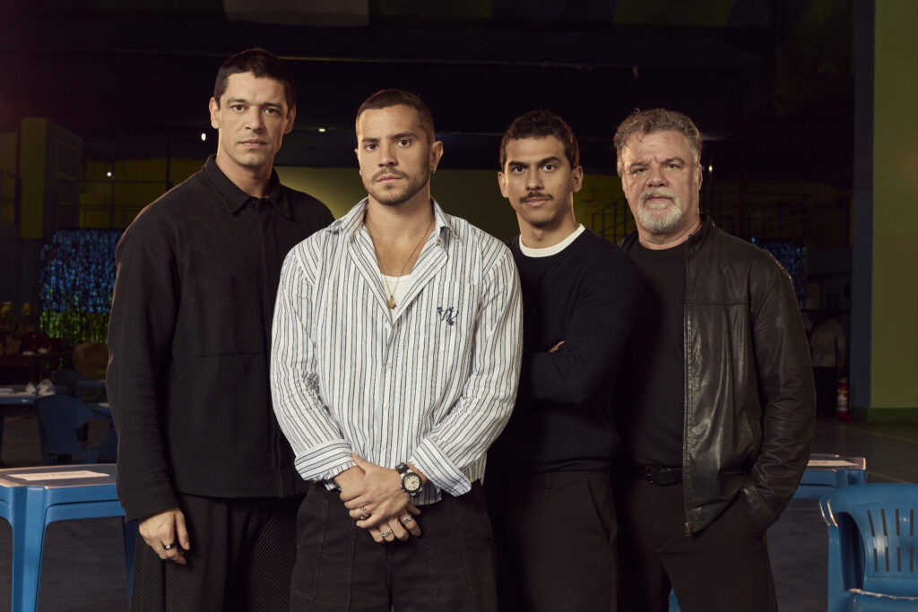 O elenco de Os Donos do Jogo deu início às gravações da segunda temporada em um evento especial no Rio de Janeiro. A nova fase promete ampliar as disputas de poder que conquistaram o público na primeira temporada. Foto: Julia Mataruna/Netflix