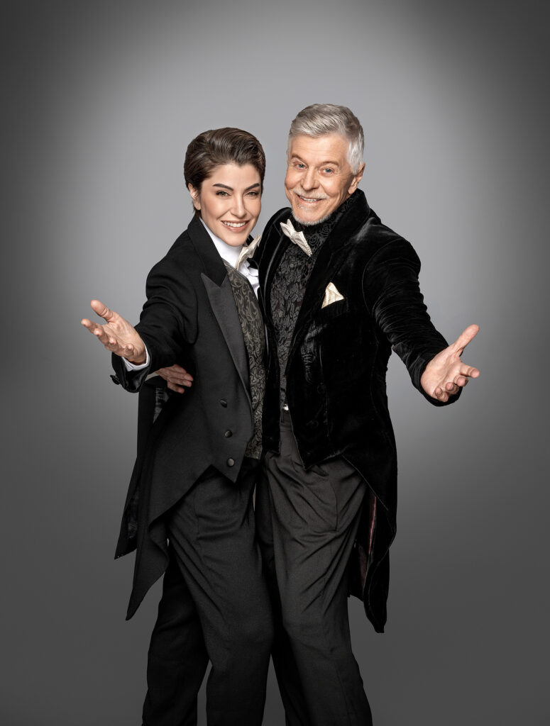 Em cena ao lado de Miguel Falabella, Alessandra Verney conduz uma personagem marcada por reinvenções, humor, emoção e pela busca universal de ser aceita por quem realmente é. Foto: Priscila Prade.