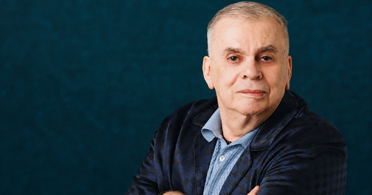 Autor de algumas das novelas mais marcantes da televisão brasileira, Walcyr Carrasco conversou com o Pittaplay sobre Quem Ama Cuida, sua parceria com Claudia Souto, a construção dos personagens e o processo criativo que conduz a trama das 21h da Globo. Foto: Manoella Mello/Globo