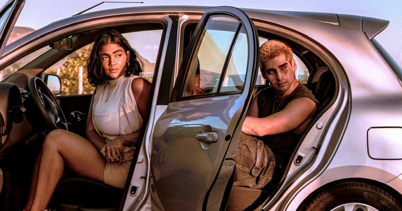 Protagonistas de “C’est la vie”, Gabi Lemos e Ricardo Rodriguez refletem sobre amor, silêncio e as dores de uma despedida