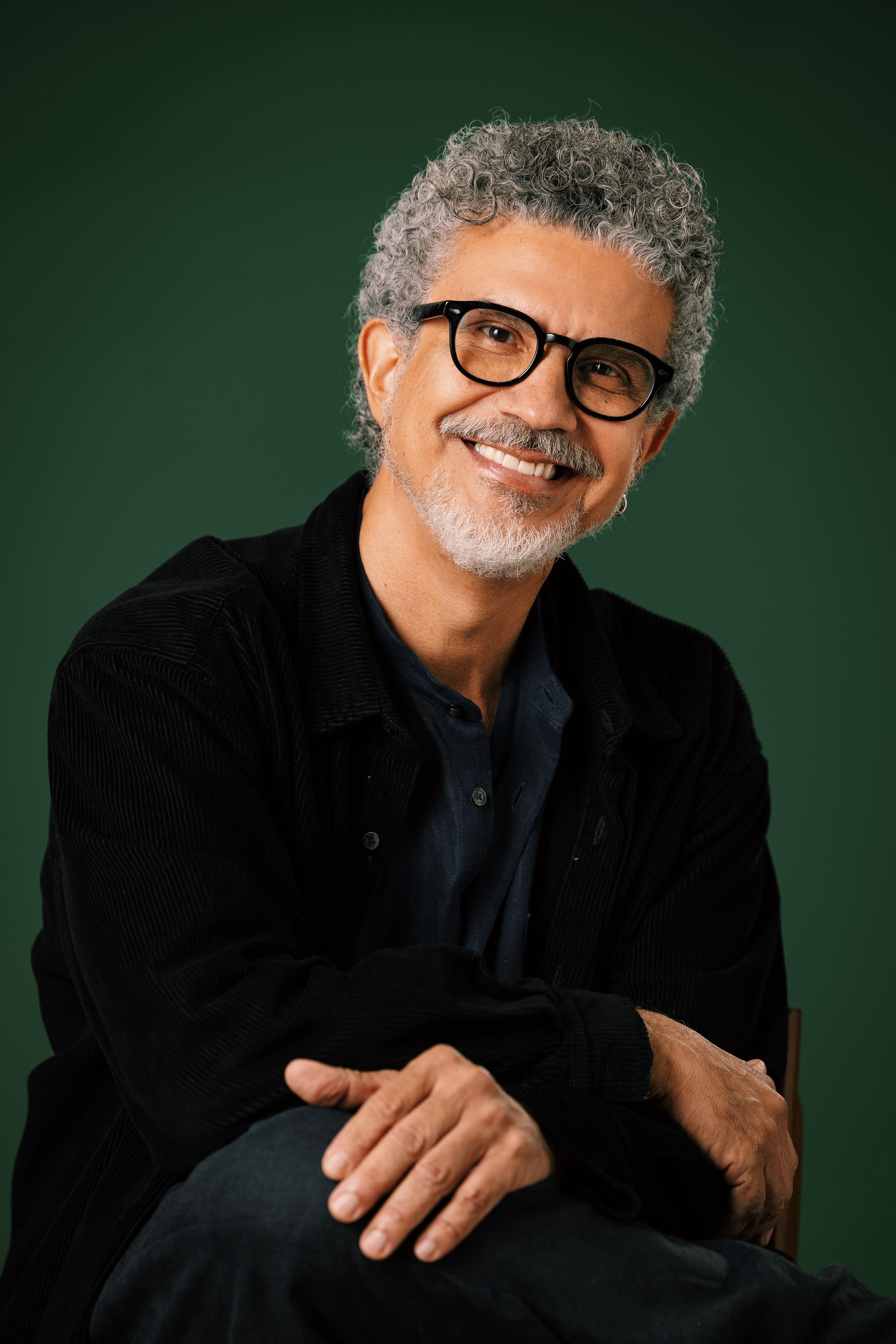 Ao Pittaplay, o diretor artístico de Por Você revela como pintura, cinema, cores e dramaturgia se unem para construir uma linguagem visual capaz de emocionar antes mesmo do primeiro diálogo. Foto: Manoella Mello/Globo.