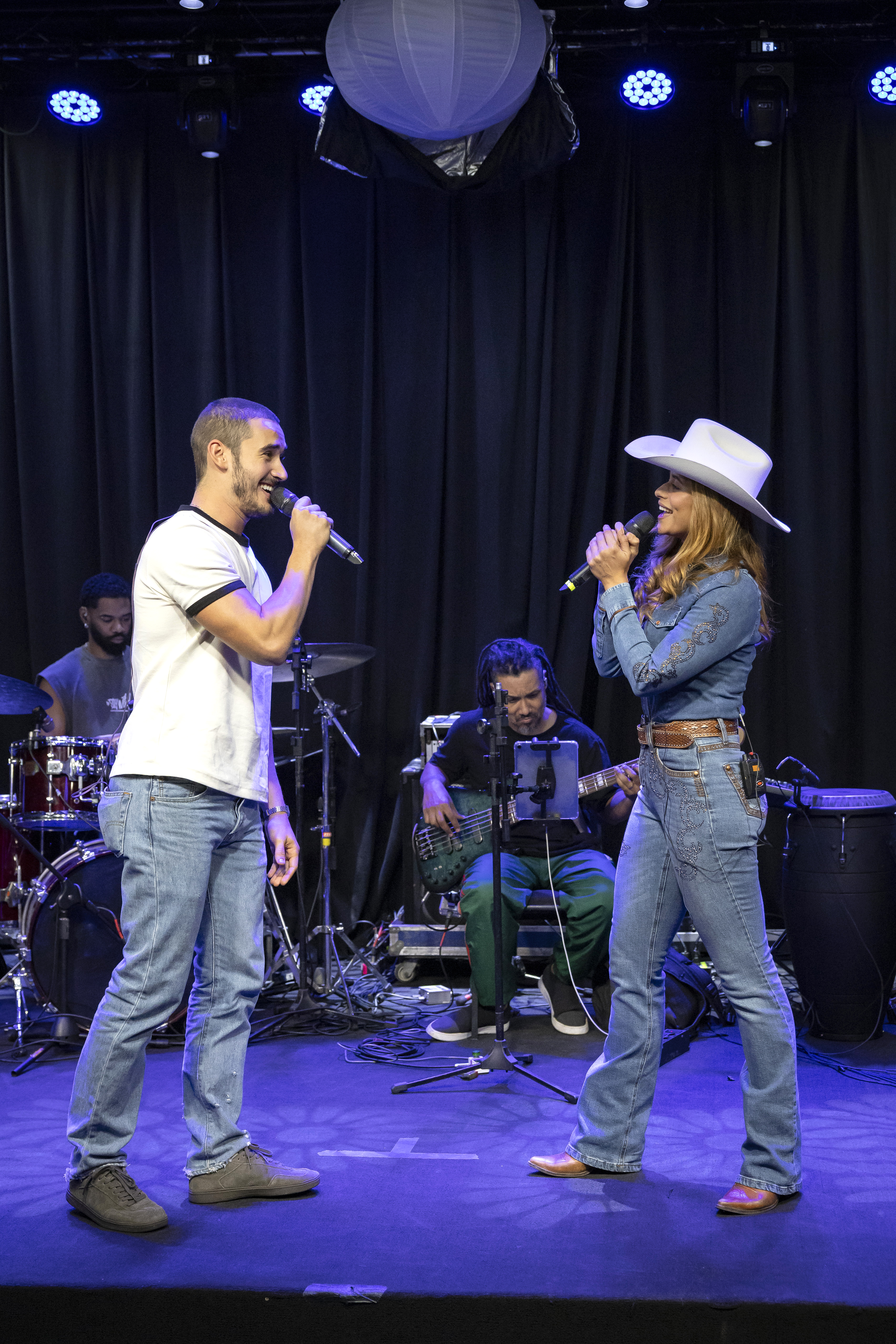 Elenco de Coração Acelerado se reúne para ensaio da turnê que leva a novela ao palco em um espetáculo inédito que mistura dramaturgia e música. (Foto: Globo/Manoella Mello).