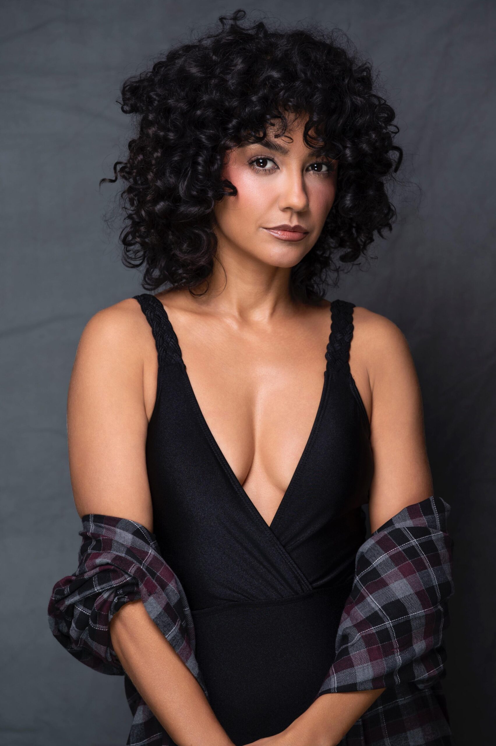Ingrid Conte explica como construiu as camadas emocionais de Iras e reflete sobre empatia, julgamento e a força das antagonistas.  
Foto: Rodrigo Lopes; Styling: Samantha Szczerb; Beleza: Ric Menezes; Agradecimentos: Pathy