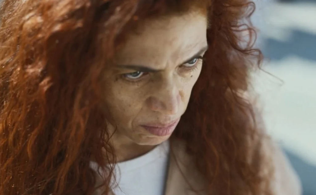 Rosanna Viegas comenta a construção da detenta que marcou a primeira fase de Quem Ama Cuida. Foto: Reprodução/TV Globo.