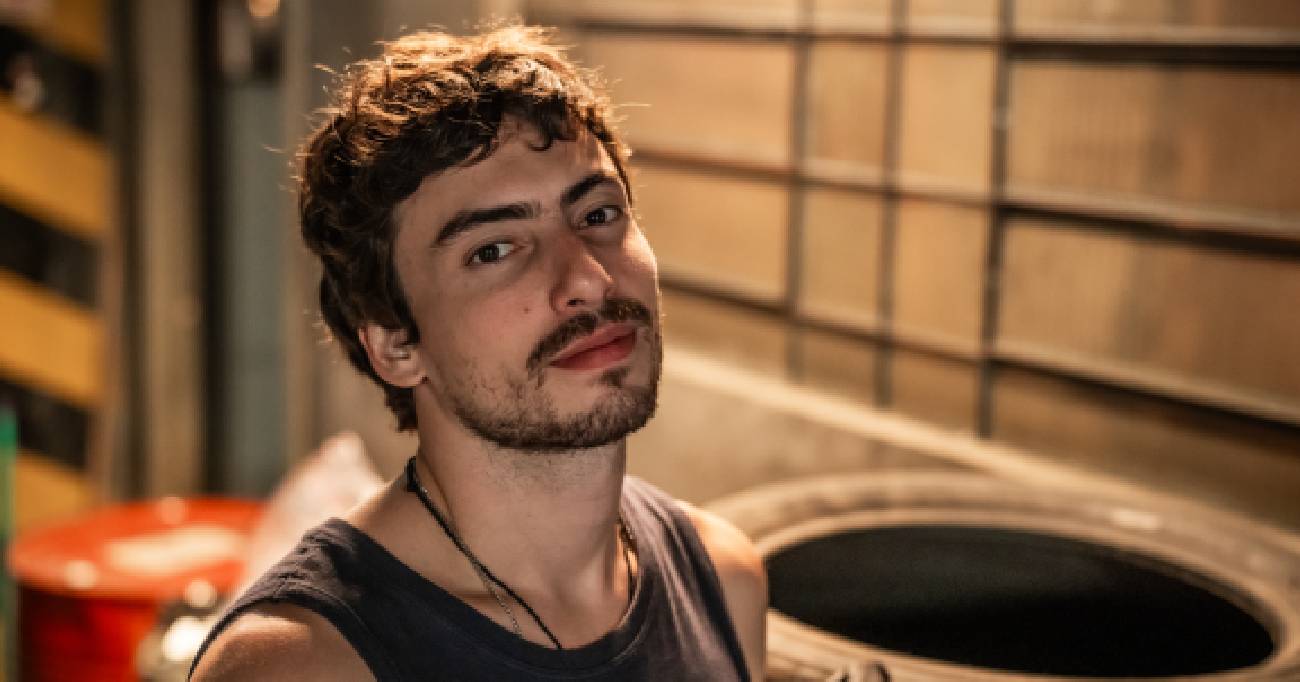 Jaffar Bambirra mergulha na urgência e nos dilemas de Vandam em “Emergência 53”