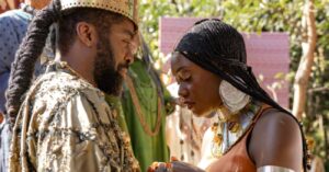 Binta é coroada rainha de Batanga após casamento com Jendal em “A Nobreza do Amor”