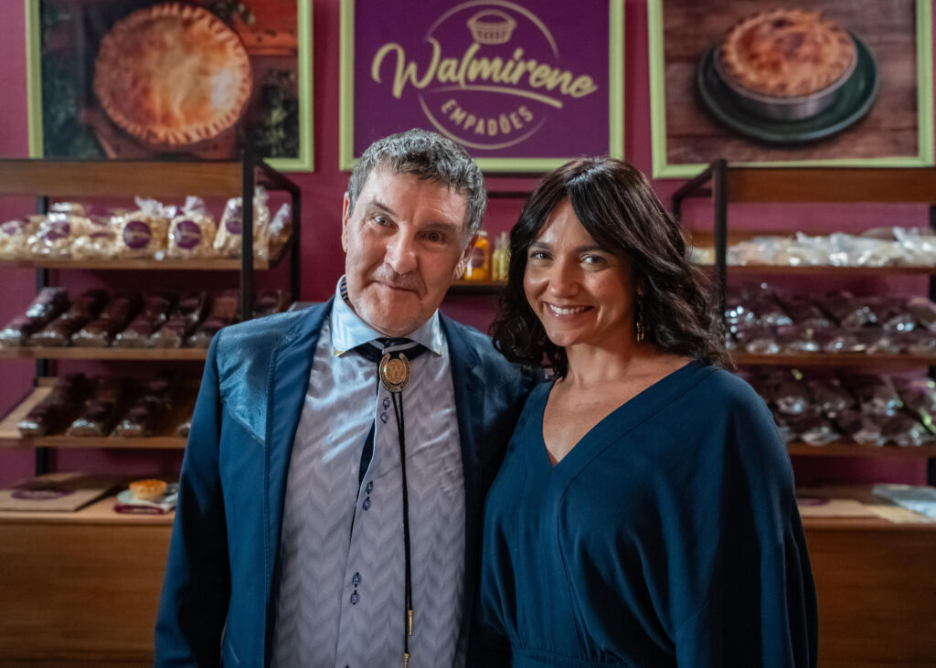 Irene (Fernanda Pimenta) e Walmir (Antonio Calloni) formaram um dos casais mais carismáticos de Coração Acelerado, sustentados pela sintonia e pelo ótimo jogo cênico dos atores. Foto: Estevam Avellar/Globo.