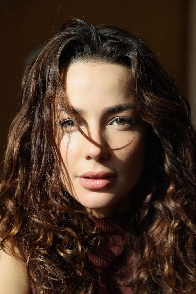 Nanda Marques dá vida a Bruna em Quem Ama Cuida, personagem que vem ganhando novas camadas e revelando suas contradições ao longo da novela.
Foto: Amanda Lovarato