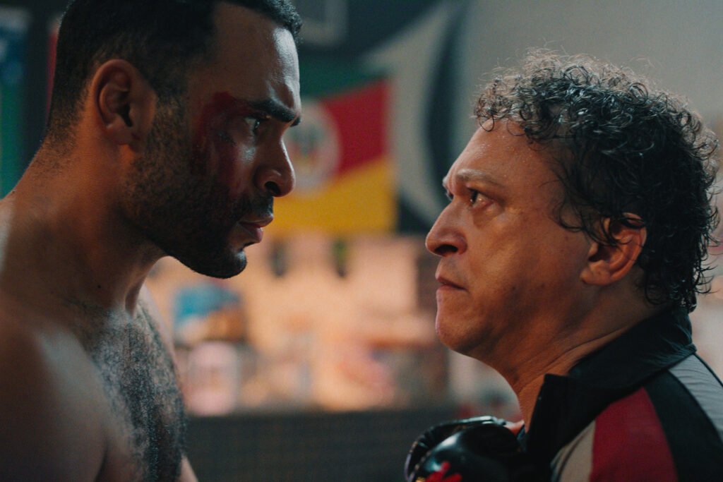 Fábio Lago transforma Toni no coração de Fúria e encontra no drama, no humor e nas contradições do personagem uma das atuações mais potentes da série. Foto DivulgaçãoNetflix