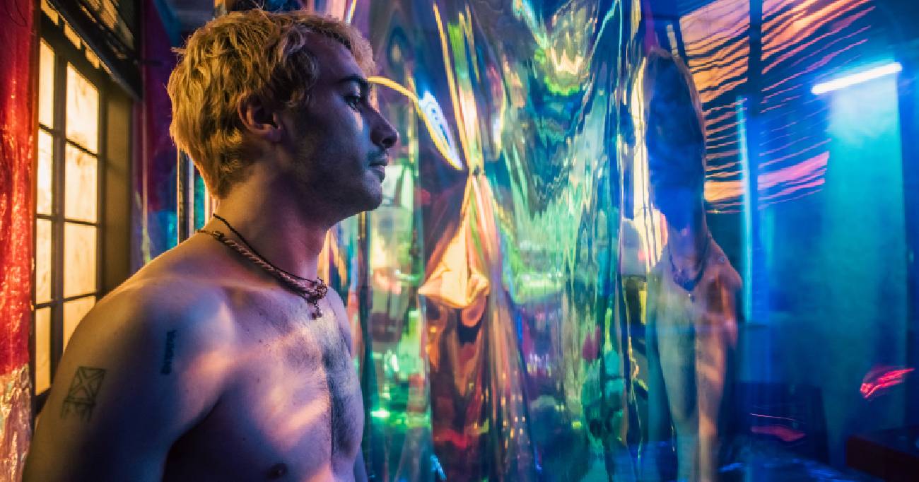 LONDON conquista o Queer Lion em Veneza e chega ao Festival do Rio após estreia internacional