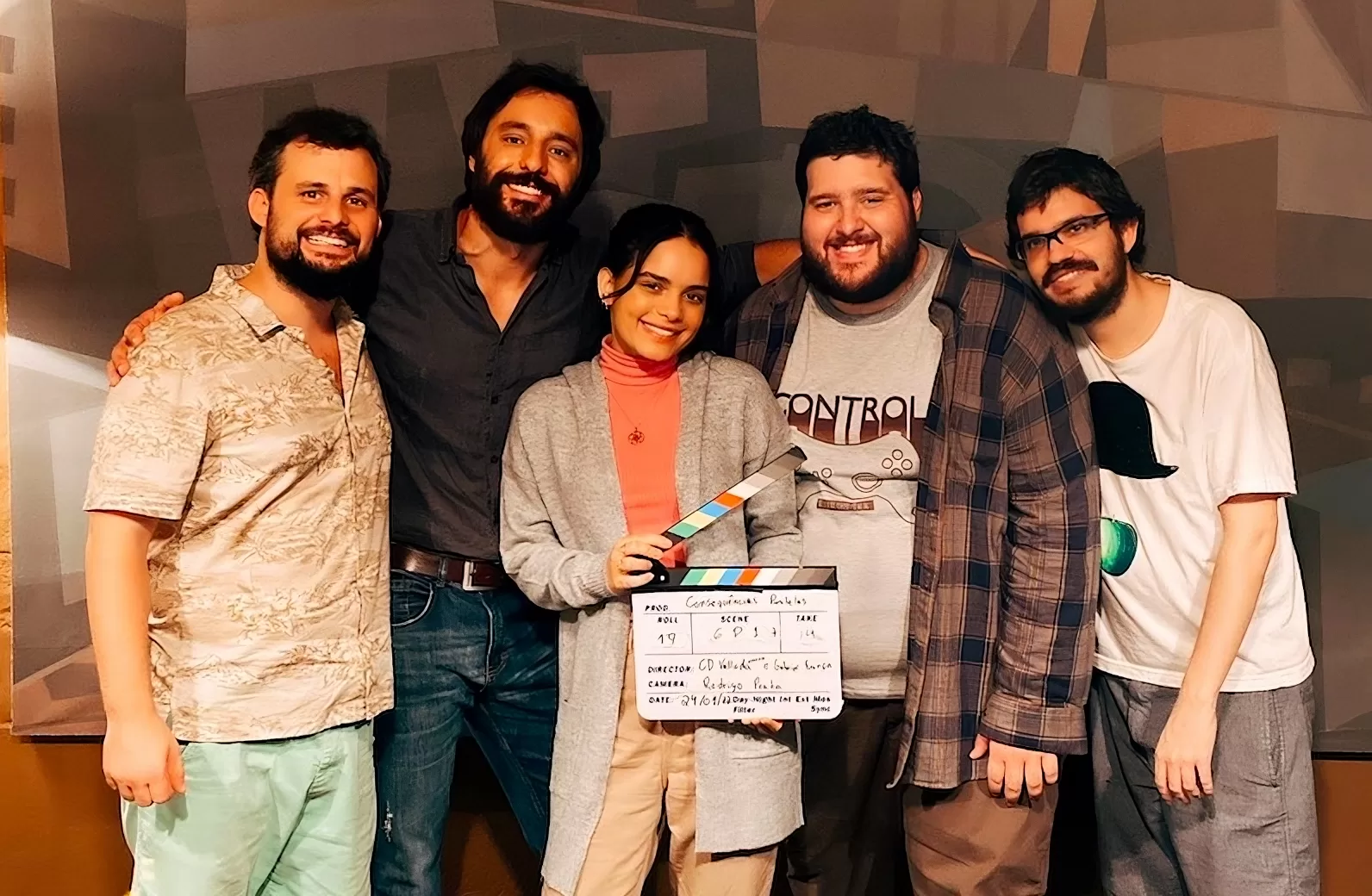 Diretores e elenco de Consequências Paralelas revelam bastidores, desafios das gravações e curiosidades do filme. Ouça a entrevista no Spotify.