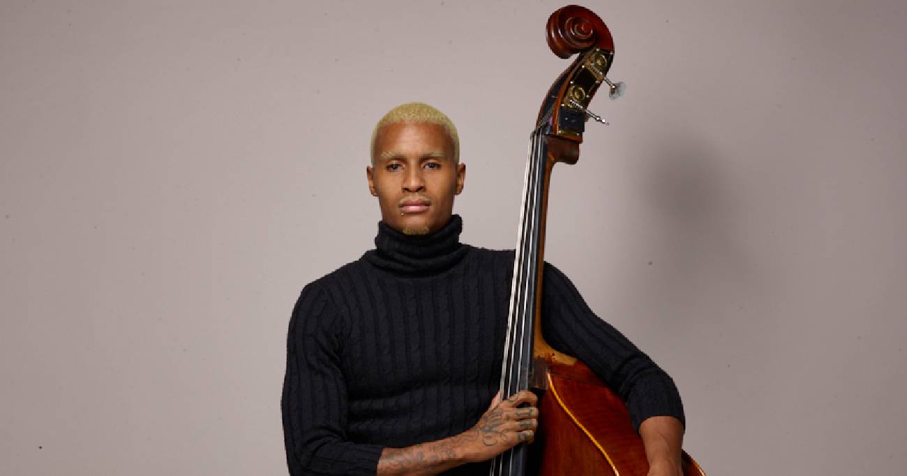 Nigga assina direção musical e toca ao vivo em “Morra, amor”, solo de Mariana Santos