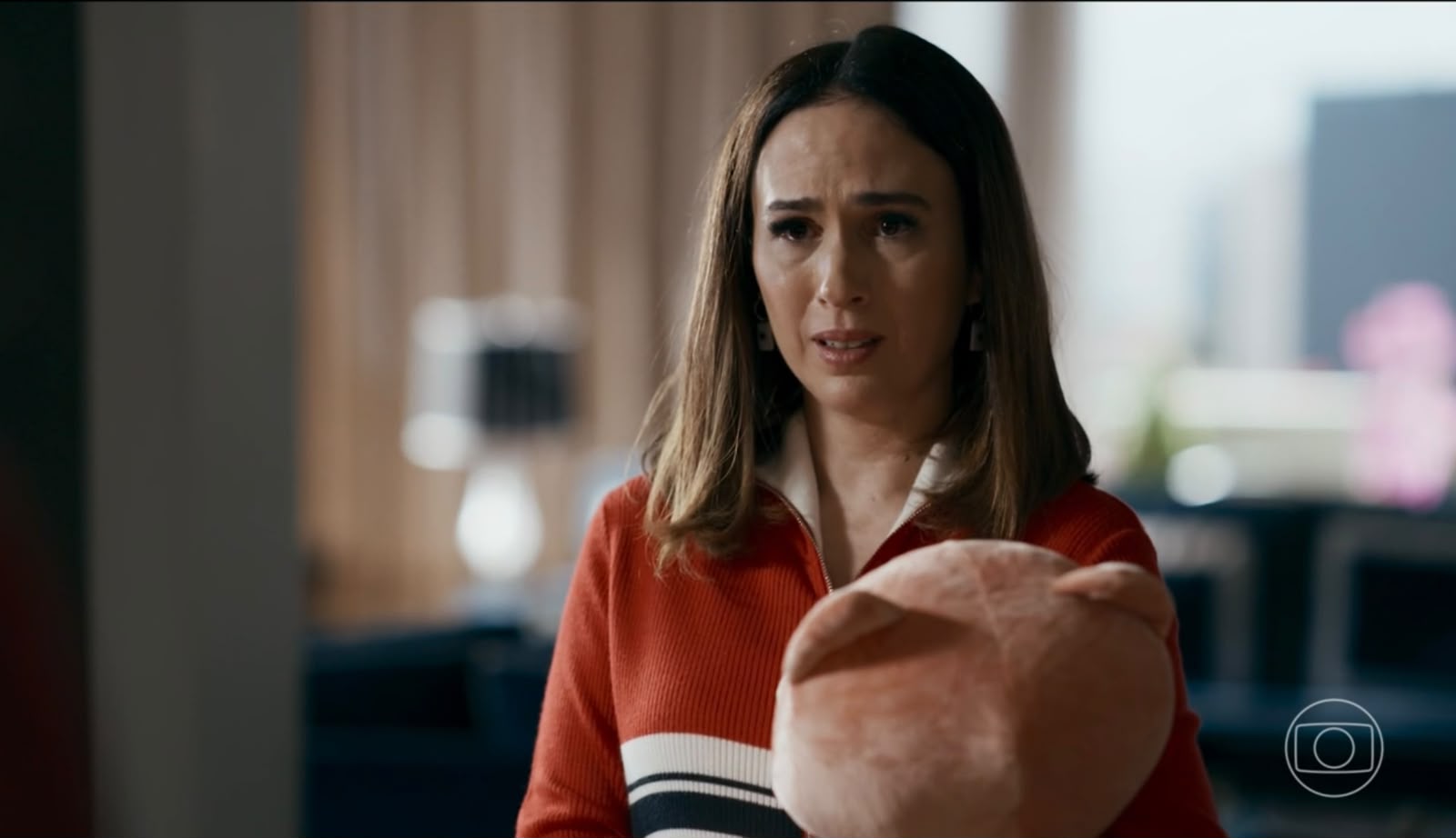 Tatá Werneck revela o amadurecimento de Brigitte em confronto com Pilar, personagem de Isabel Teixeira, em uma cena marcante de Quem Ama Cuida.