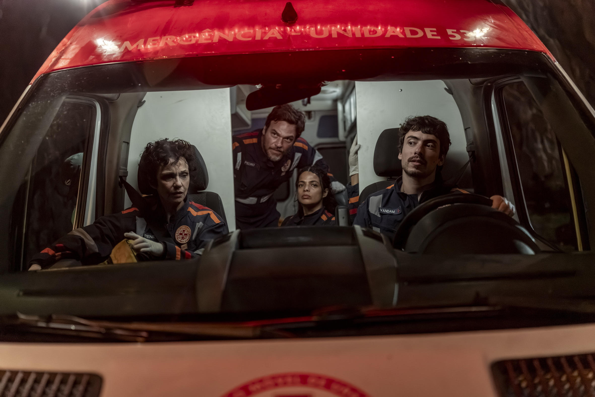 final de Emergência 53, Manuela morre em Emergência 53, segunda temporada Emergência 53, Vandam Emergência 53, série Globoplay, Valentina Herszage.